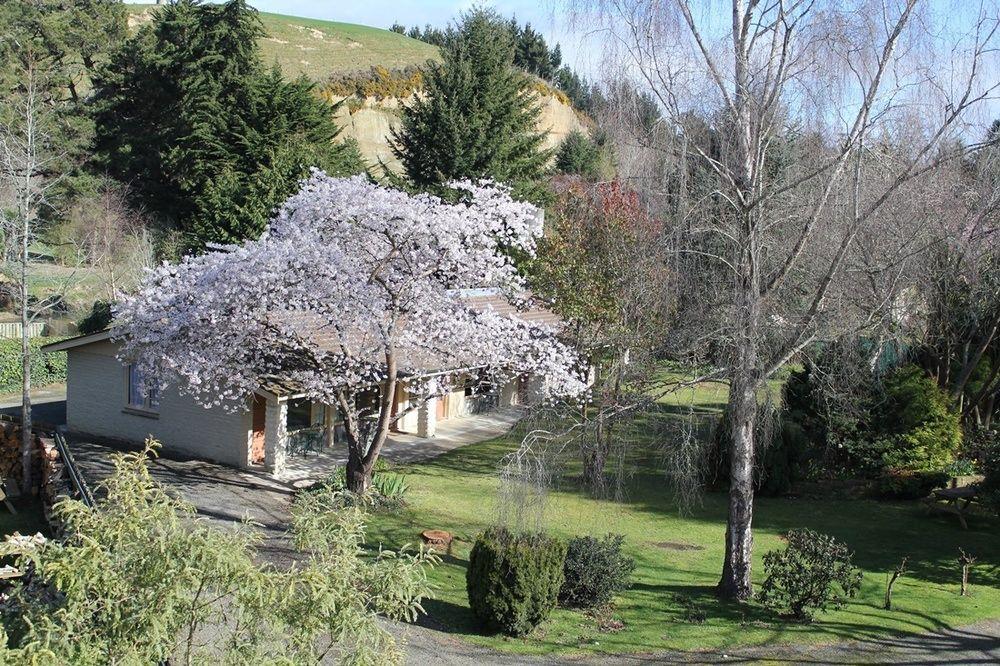 The Mill House Motel Herbert Bagian luar foto