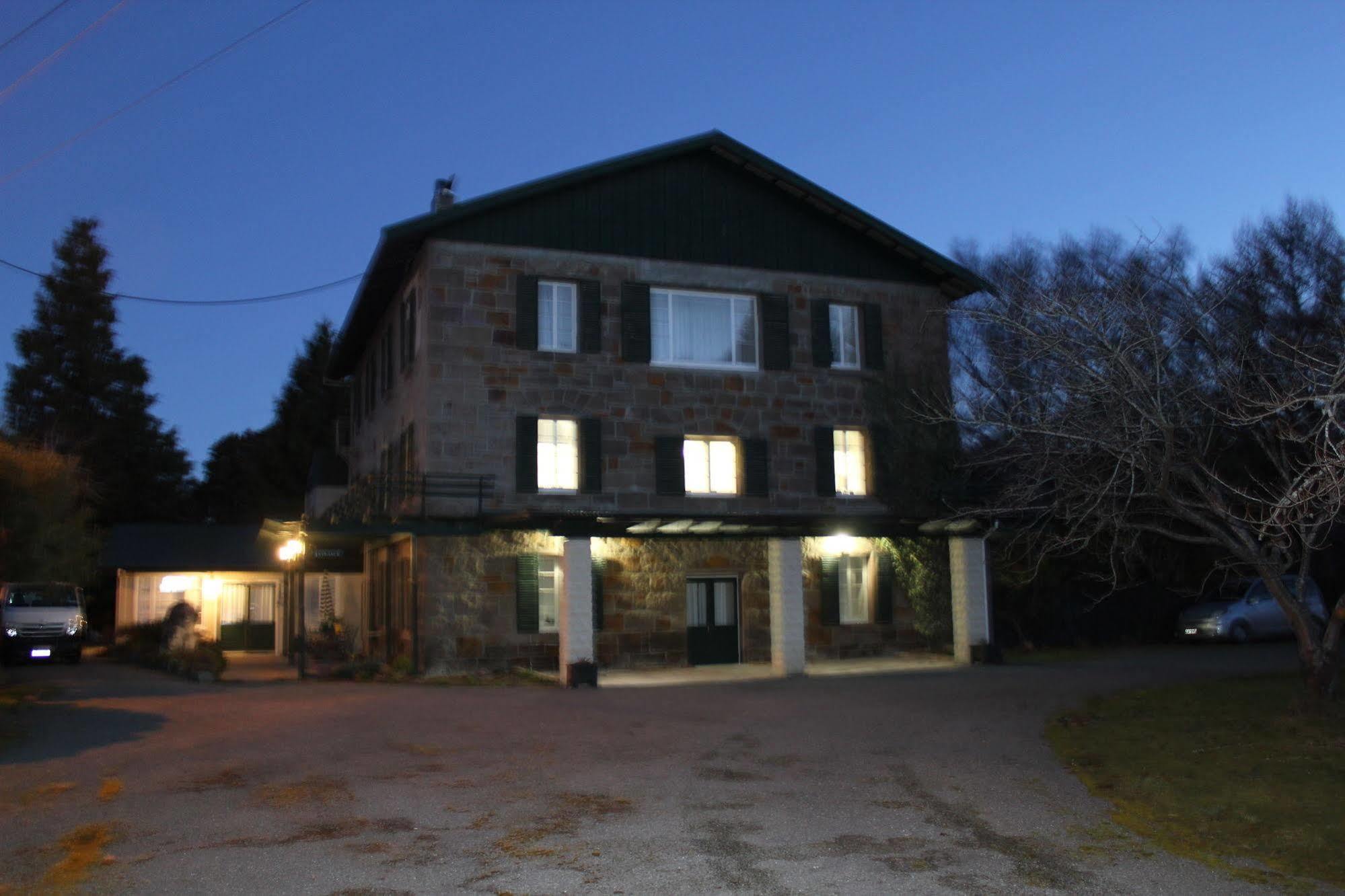 The Mill House Motel Herbert Bagian luar foto