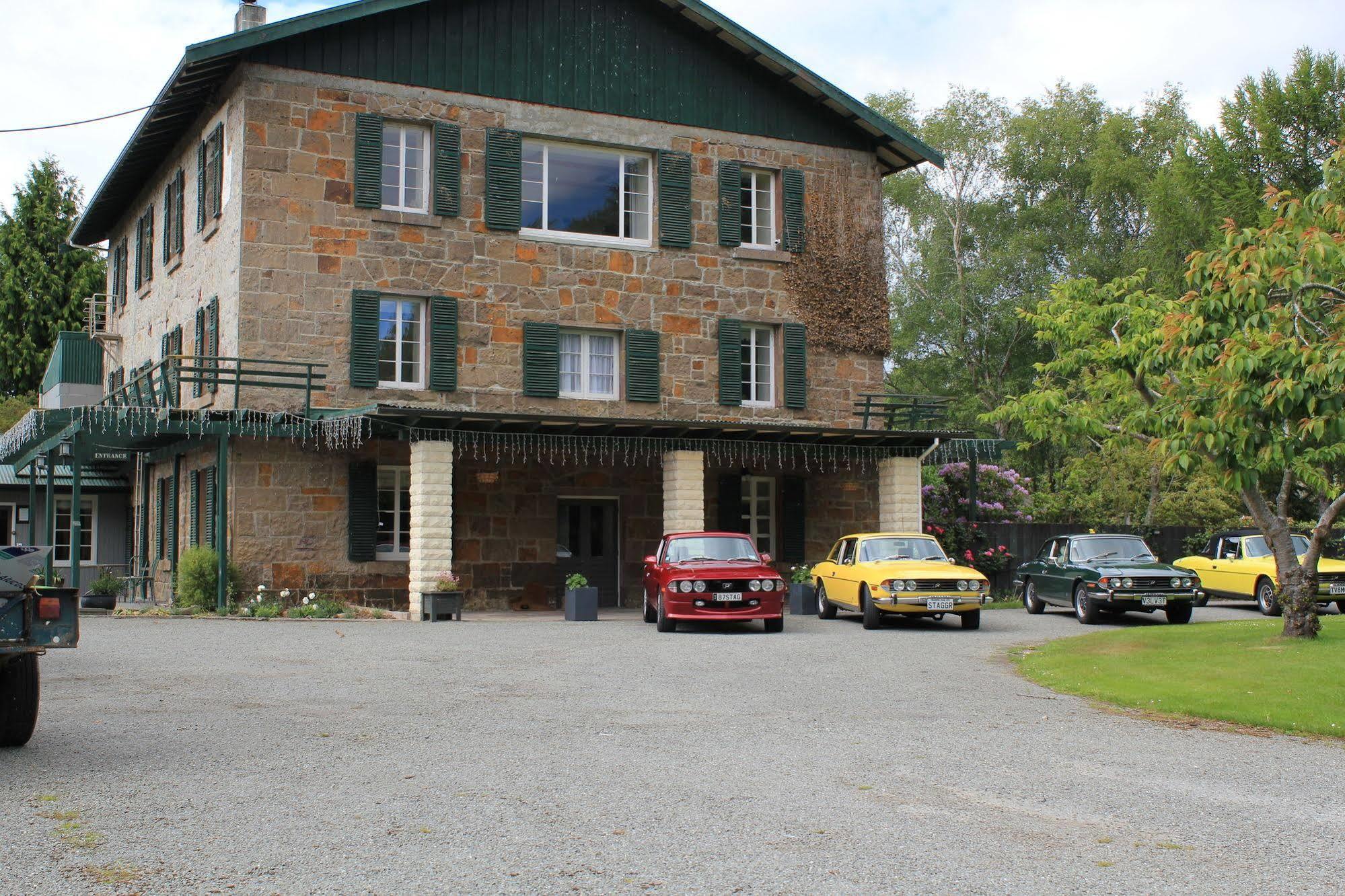 The Mill House Motel Herbert Bagian luar foto