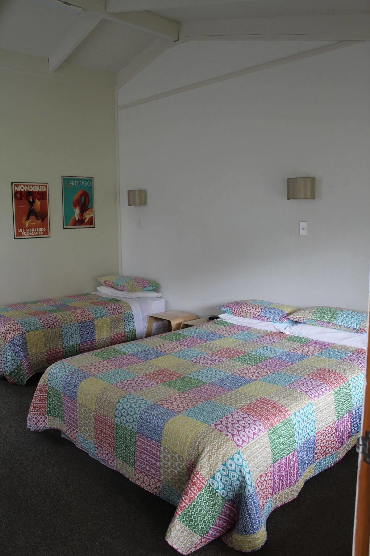 The Mill House Motel Herbert Bagian luar foto